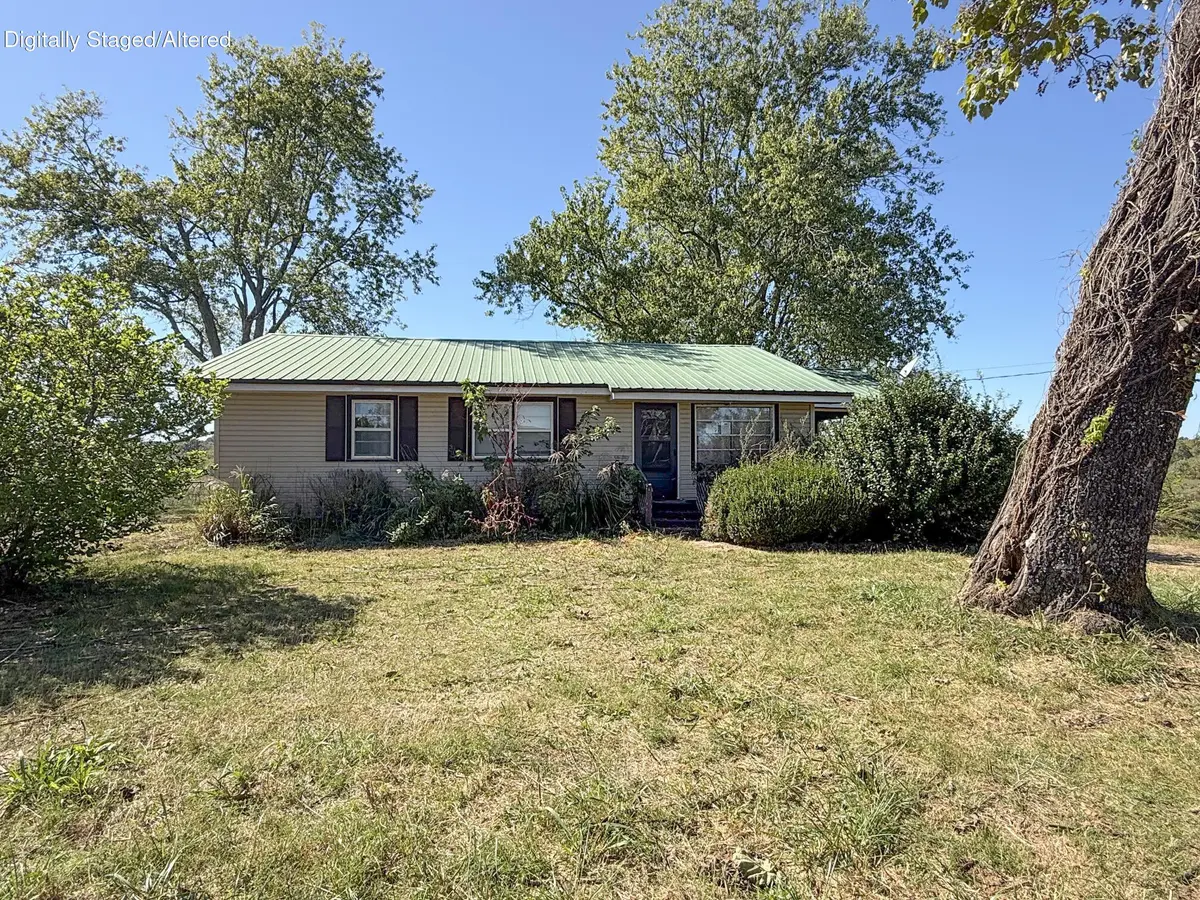 7436 Zion RD, Melbourne, AR 72556