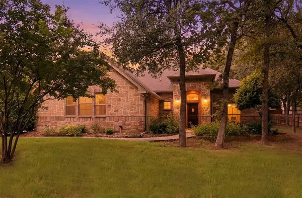 106 Elm Crest Court, Weatherford, TX 76087