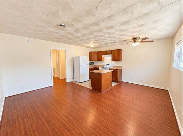 211 Skyway Drive #8, Euless, TX 76040