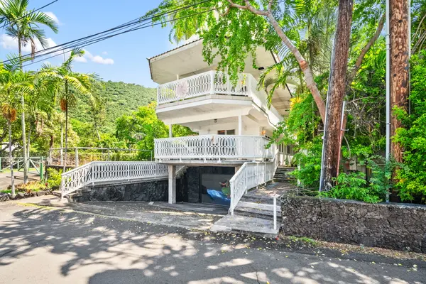 82-6044-A PUUHONUA RD, Captain Cook, HI 96704