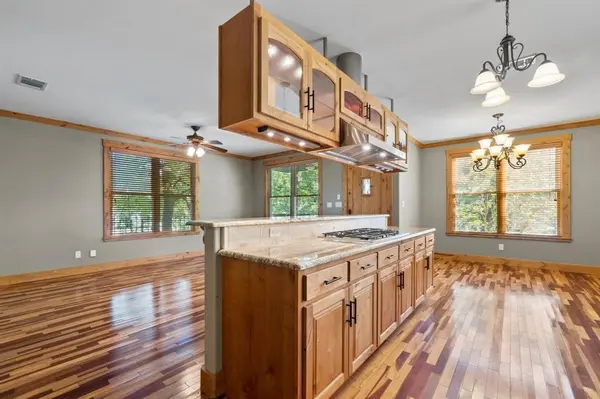 912 E 51st ST, Austin, TX 78751