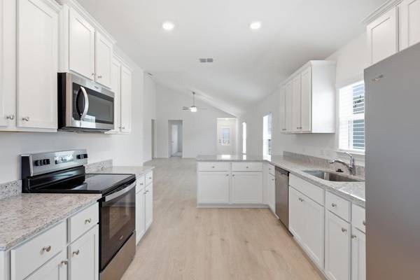213 W Luna Blue LN, Jarrell, TX 76537