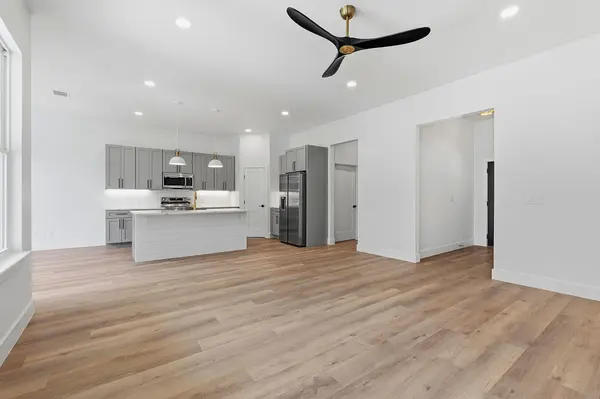 13 Country Place DR, Wimberley, TX 78676