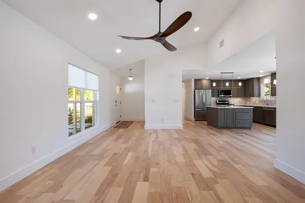 2001 Ohlen RD, Austin, TX 78757