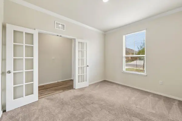 499 Tree Nut LOOP, Buda, TX 78610