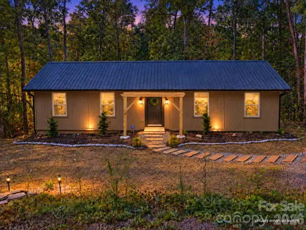 257 Roadrunner CIR, Lake Lure, NC 28746