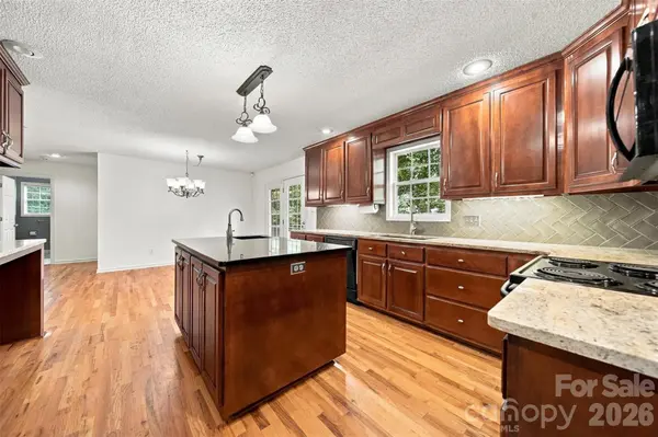112 Jennings LN, Taylorsville, NC 28681