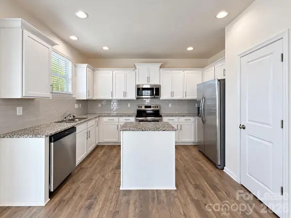 1130 Rock Haven DR, Charlotte, NC 28216