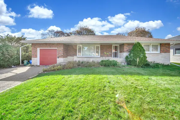 834 Law ST, Oshawa, ON L1G 4M4