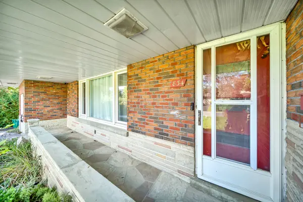 834 Law ST, Oshawa, ON L1G 4M4