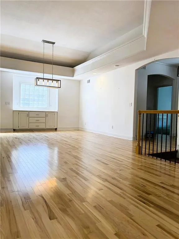 1348 SW Heartwood DR, Lee's Summit, MO 64081