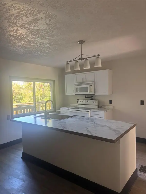 547 Orchard PL, Excelsior Springs, MO 64024