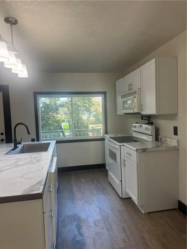 547 Orchard PL, Excelsior Springs, MO 64024