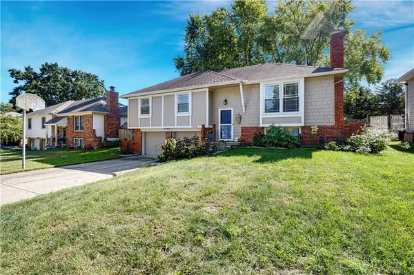 519 Mark LN, Belton, MO 64012