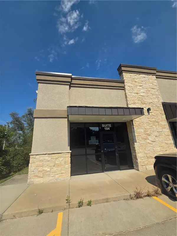 306 Baptiste DR, Paola, KS 66071