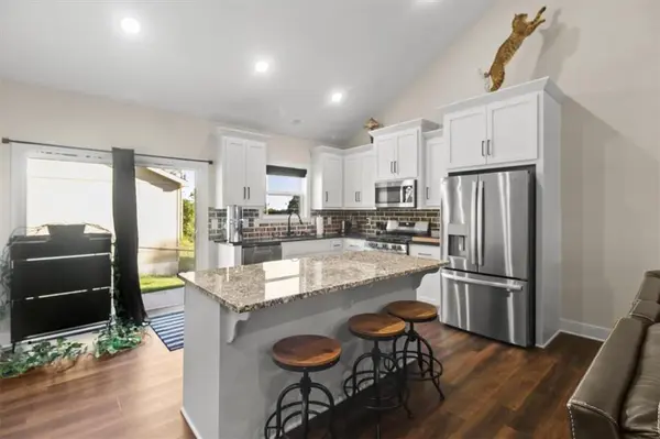 210 SW 7th ST, Oak Grove, MO 64075