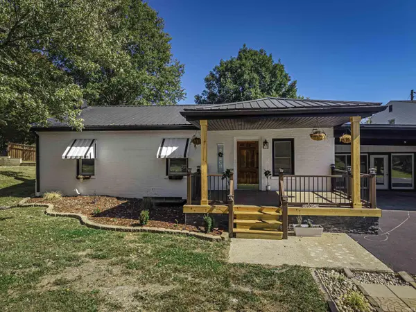 8627 New Harmony RD, Evansville, IN 47720