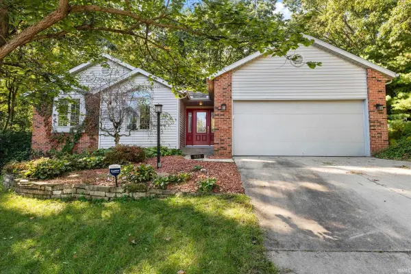 50715 Wimbledon CT, South Bend, IN 46637-2127