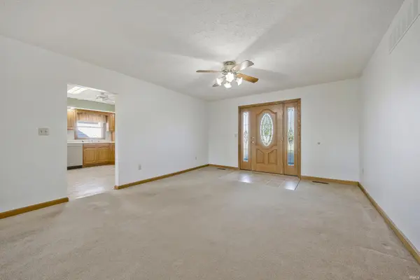 2716 E State Road 64 ***, Princeton, IN 47670