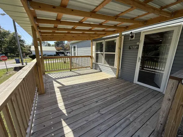 1005 S Cleveland ST, Monroe City, IN 47557