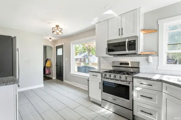 209 N Erie ST, Osceola, IN 46561