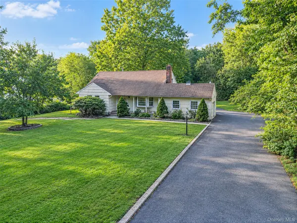 554 Wheeler RD, Hauppauge, NY 11788