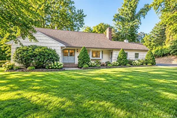 554 Wheeler RD, Hauppauge, NY 11788