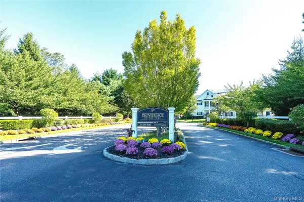 36 Providence DR, Islip Terrace, NY 11752