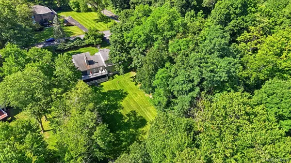 1 Kings Grant WAY, Briarcliff Manor, NY 10510