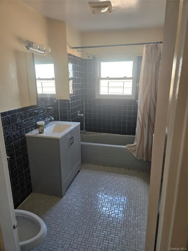4030 Baychester AVE, Bronx, NY 10466
