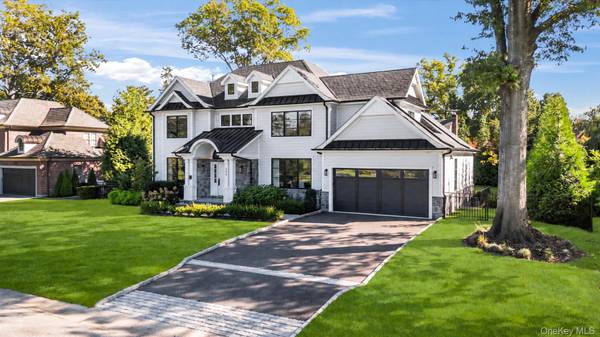 264 Northwoods RD, Manhasset, NY 11030