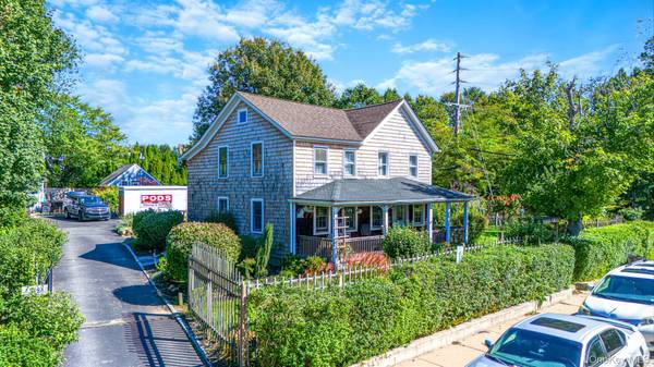 12 Collins AVE, East Hampton, NY 11937