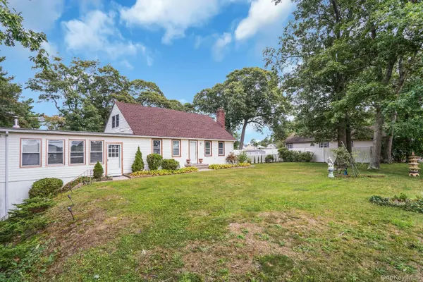 79 Wicks RD, Commack, NY 11725