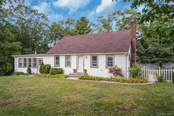 79 Wicks RD, Commack, NY 11725