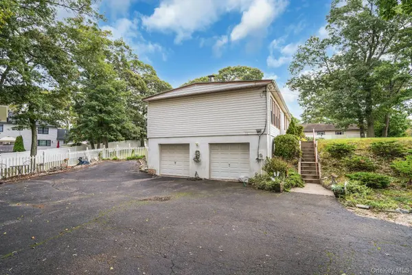 79 Wicks RD, Commack, NY 11725