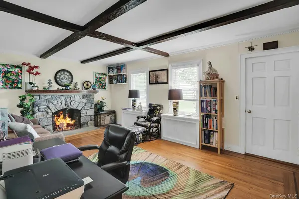 79 Wicks RD, Commack, NY 11725