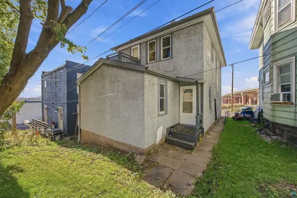 126 N 19th Ave W, Duluth, MN 55807