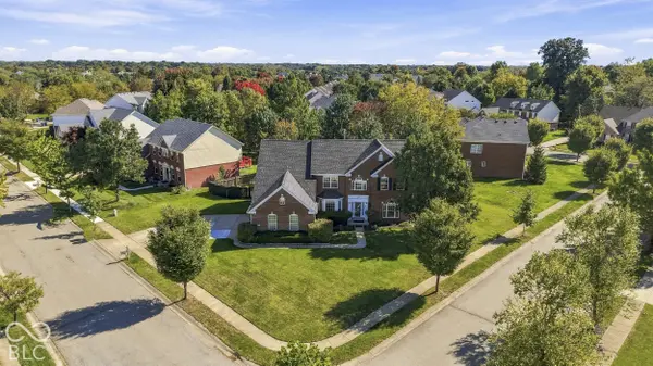 5889 Pebblestream DR, Carmel, IN 46033