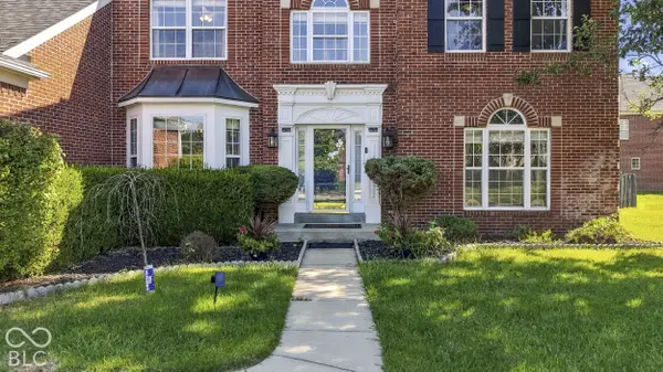 5889 Pebblestream DR, Carmel, IN 46033