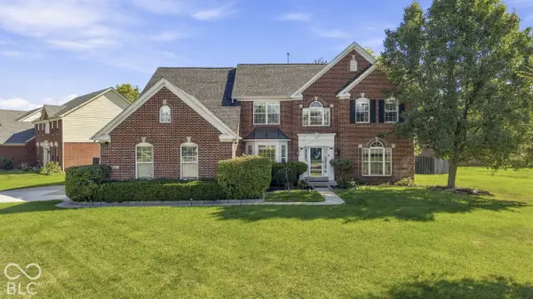 5889 Pebblestream DR, Carmel, IN 46033