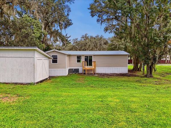 2412 ISLAND OAKS W, Lakeland, FL 33805