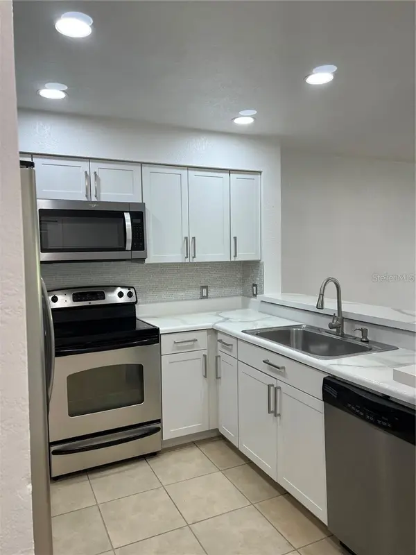 13905 FAIRWAY ISLAND DR #1013, Orlando, FL 32837