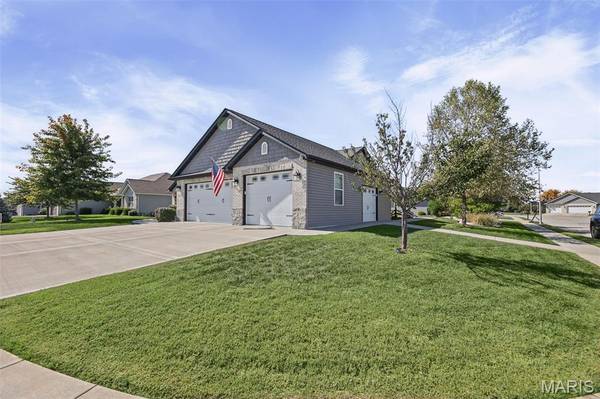 1015 Kankakee TRL, Mascoutah, IL 62258