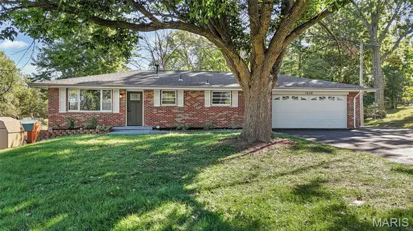 1636 Bowles AVE, Fenton, MO 63026