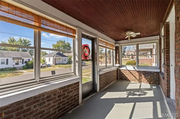 6409 Colver AVE, St Louis, MO 63123