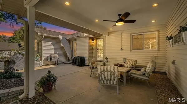 1607 Treetop DR, St Charles, MO 63303