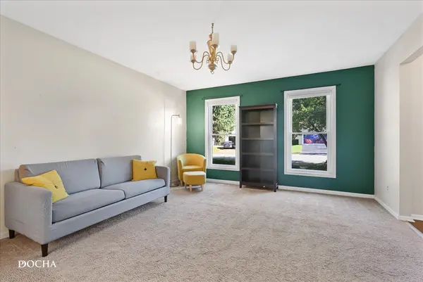 3179 Village Green DR, Aurora, IL 60504