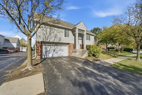 440 Churchill DR, Elgin, IL 60124