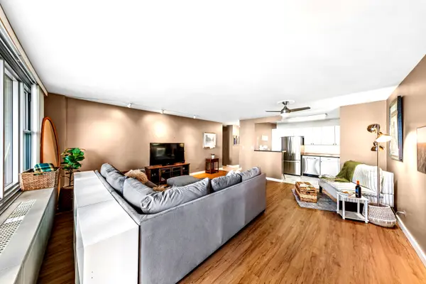 400 E Randolph ST #1223, Chicago, IL 60601