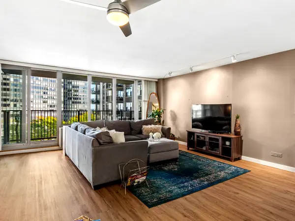 400 E Randolph ST #1223, Chicago, IL 60601